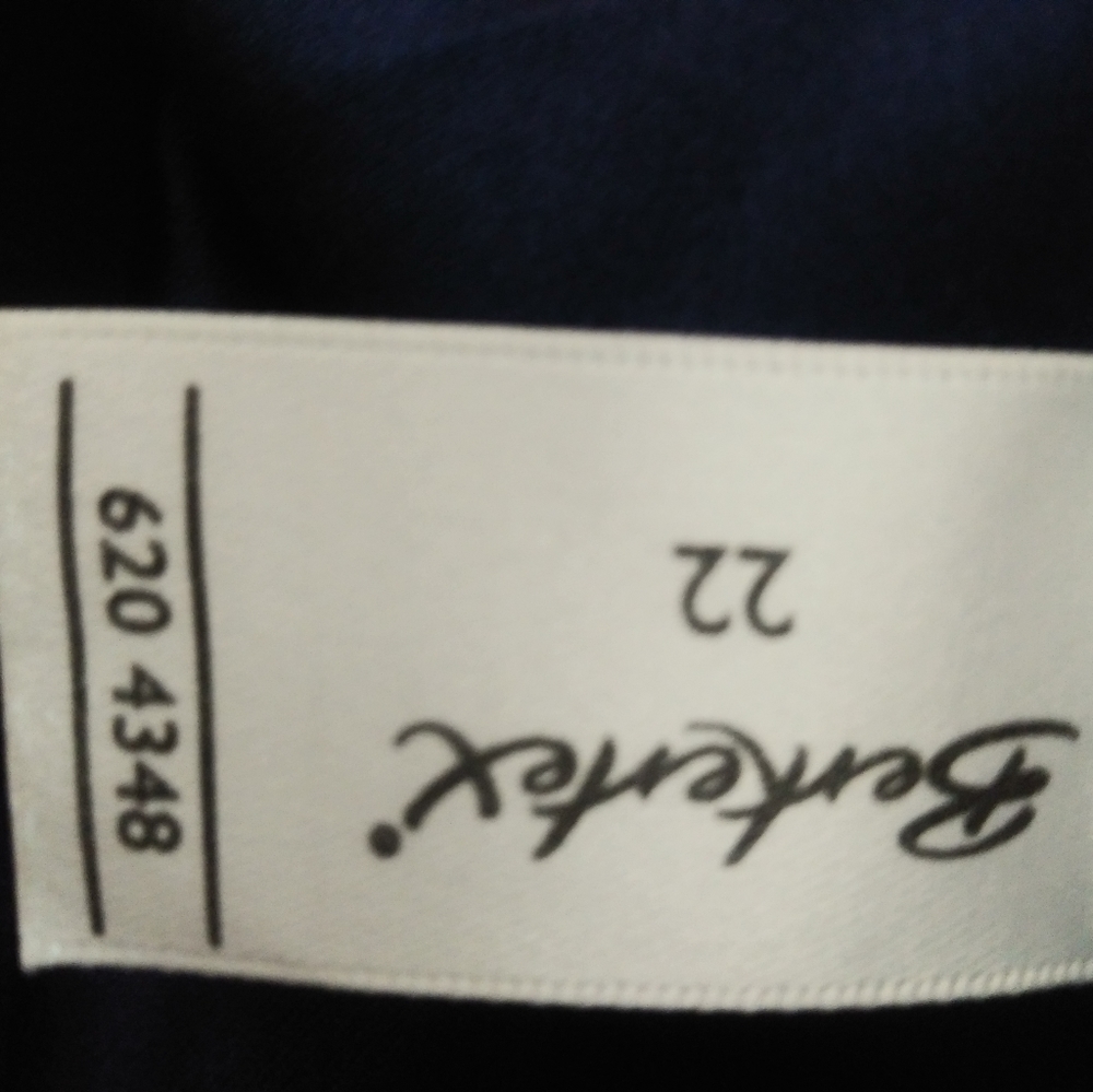 Berkertex 22 Dark Navy Sleeveless Satin Shell Top Plus - Picture 8 of 9